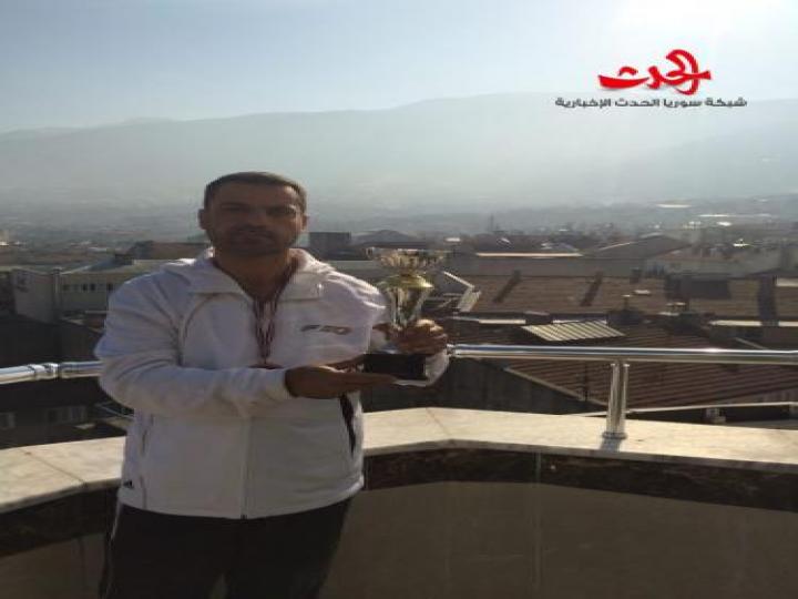 الرحالة السوري سليمان معصراني يفوز بالمركز الثالث بماراثون طشقند