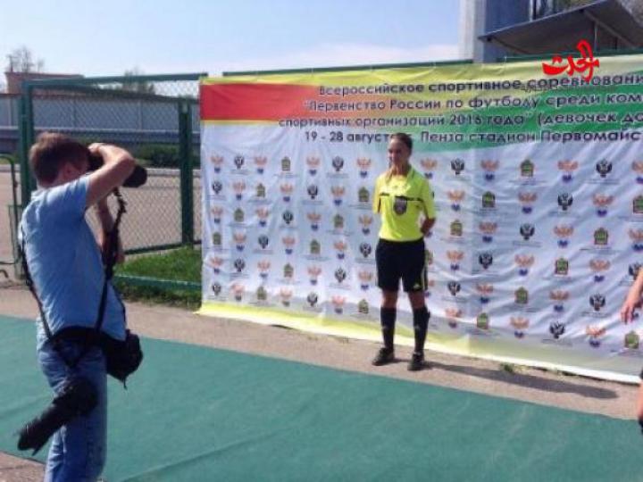 أجمل حكم كرة قدم نسائية روسية تشعل الإنترنت 