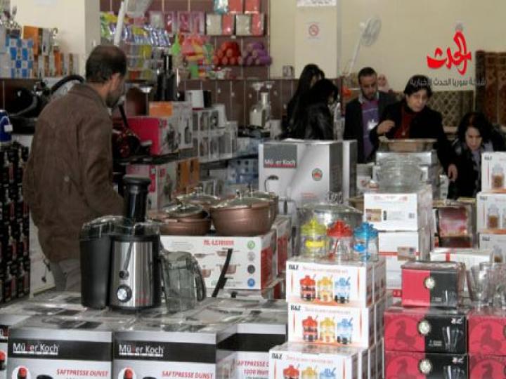 الوزير الغربي  يفتتح أول صالات السورية للتجارة بجرمانا ..صور