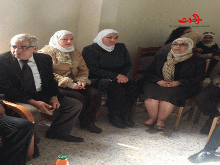       نقابة المعلمين تكرم ذوي المعلمين الشهداء في الإتحاد النسائي بحمص