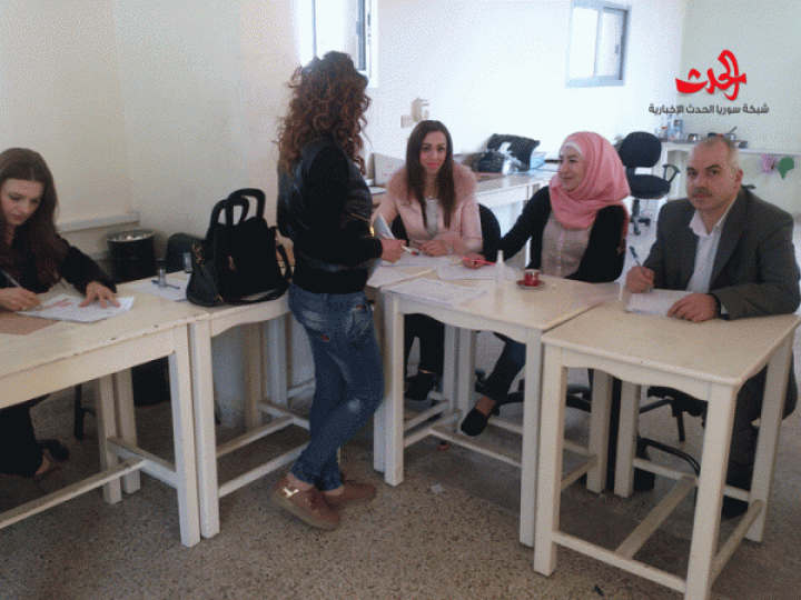             المتقدمين لمسابقة مديرية التربية في حمص وجوه حالمة بوظيفة ثابتة 