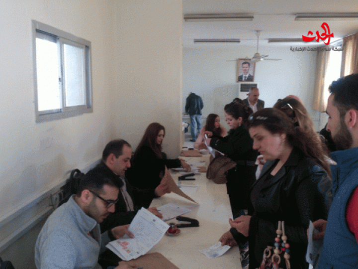            المتقدمين لمسابقة مديرية التربية في حمص وجوه حالمة بوظيفة ثابتة 