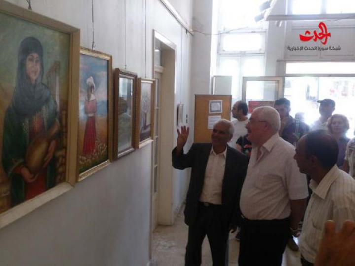 لوحات أحمد رحال تحمل الأمل في ألوانها  في المعرض المقام في نقابة الفنانين التشكيليين في حمص 