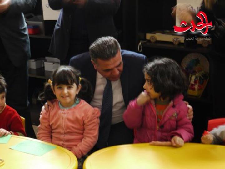 وزير التربية يفتتح عدداً من شعب رياض الأطفال في محافظة حمص