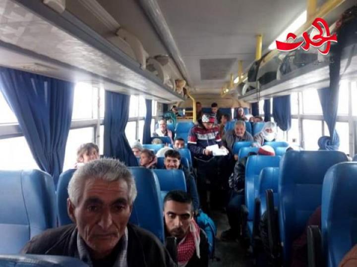 دفعة جديدة من المهجرين السوريين تعود من مخيمات اللجوء في الأردن للوطن