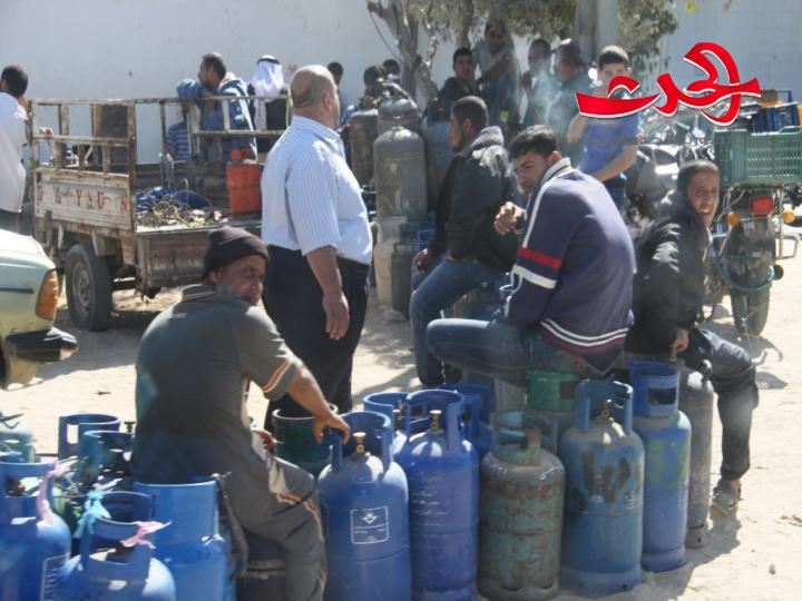  أزمة الغاز تعود مجدداً وبقوة..المواطن يعاني والمسؤول سياراتنا تجول..!!