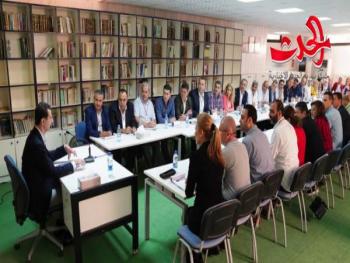 الرئيس الأسد يشارك الرفاق البعثيين جلسة حوارية في مدرسة الإعداد الحزبي بالتل