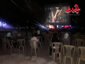 "سورية الحدث" تتابع سينما الهواء الطلق في مهرجان الشام بتجمعنا.. وعرض فيلم جديد يوميا