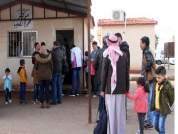 عودة العديد من العائلات المهجرة من الاردن عبر معبر نصيب