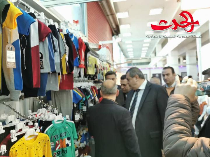 الوزير النداف يزور معرض صنع في سورية التخصصي ربيع وصيف ٢٠٢٠ للالبسة 