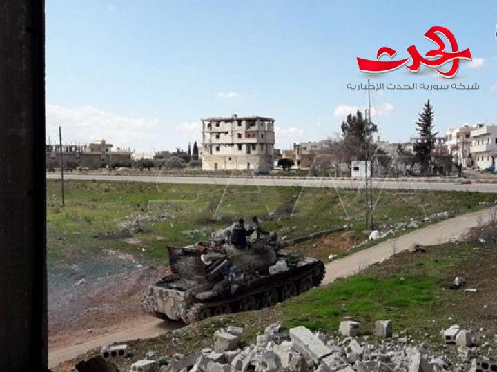 الجيش السوري يمشط سراقب من مخلفات الارهابيين 