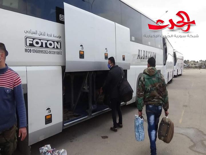 محافظة درعا تسير ٣٨ بولمان لنقل العسكريين المسرحين إلى محافظاتهم