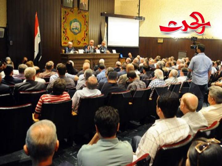 وزير التجارة الداخلية يدعو لمبادرات في غرفة تجارة دمشق والتجار يستجيبون