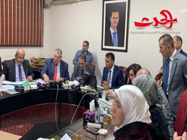 وزير التربية عماد العزب يتفقد العملية الاامتحانية غبر سكايب