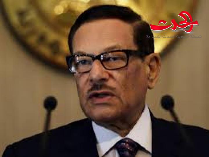 وزير الاعلام الاسبق المصري.. صفوت الشريف يسلم نفسه لقوات الأمن والمحكمة تقرر التحفظ عليه
