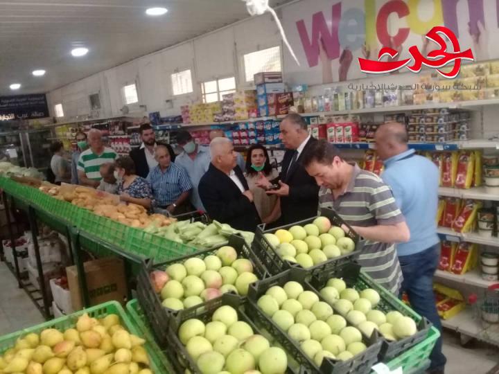 الوزيرالبرازي يتفقد عدد من الصالات بدمشق ويوعز بتخفيض أسعار عدد من الفواكه