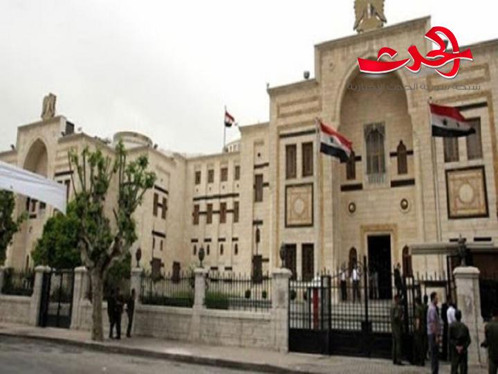 عضو مجلس الشعب خالد العبود يتعرض لالقاء قنبلة تستهدفه في درعا
