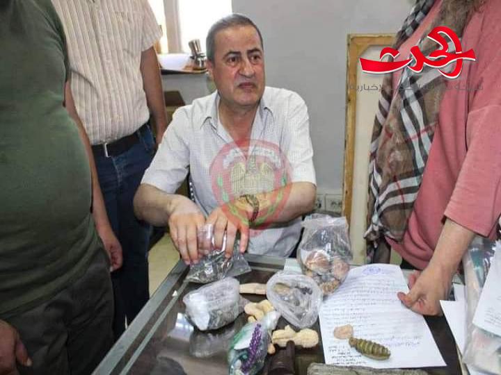 القبض على رجلين يتاجران بالقطع الاثرية في منطقة التل بريف دمشق