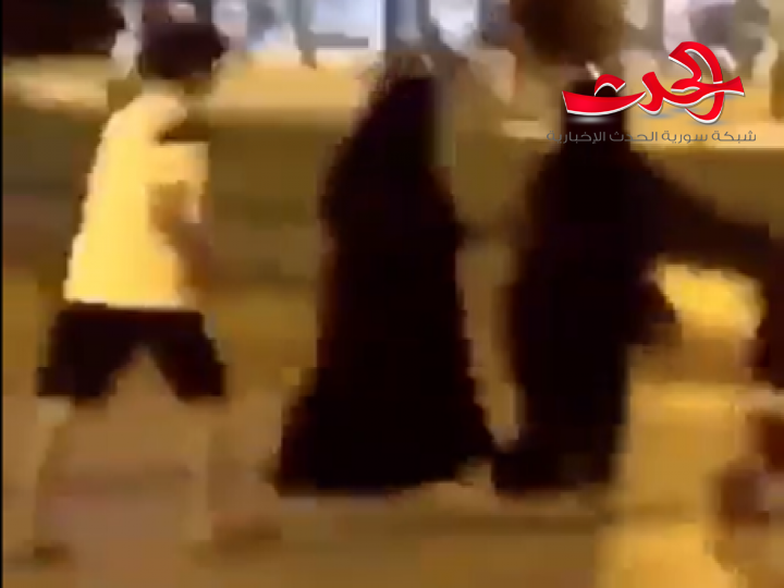 فيديو يظهر تحرش رجل بنساء سعوديات ويثير جدلا على تويتر