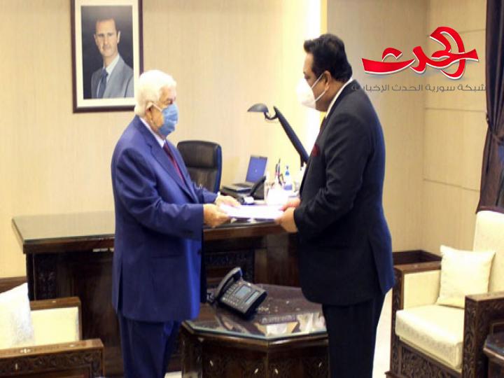 وزير الخارجية يتسلم اوراق اعتماد السفير الباكستاني لدى سورية