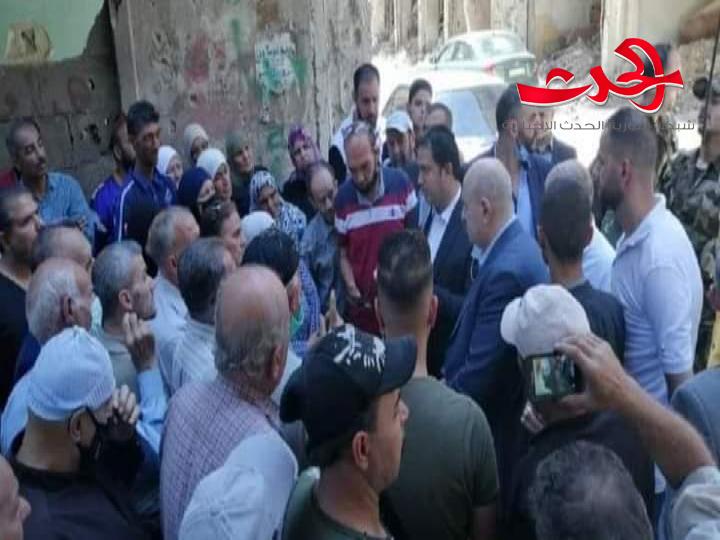 محافظ دمشق يدشّن عودة الأهالي إلى التضامن وأعداد قليلة استلمت منازلها!