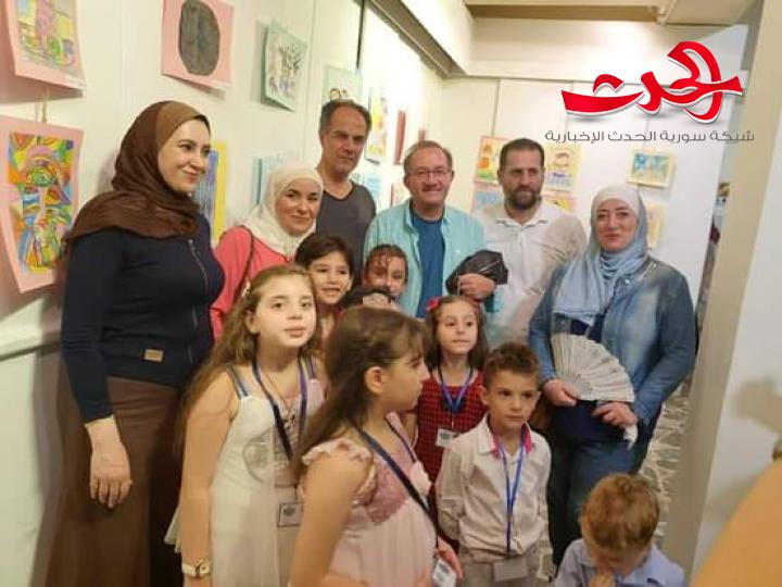 مرسم فيروز يقيم معرضه السنوي للأطفال بعنوان: عطونا السلام في ثقافي العدوي