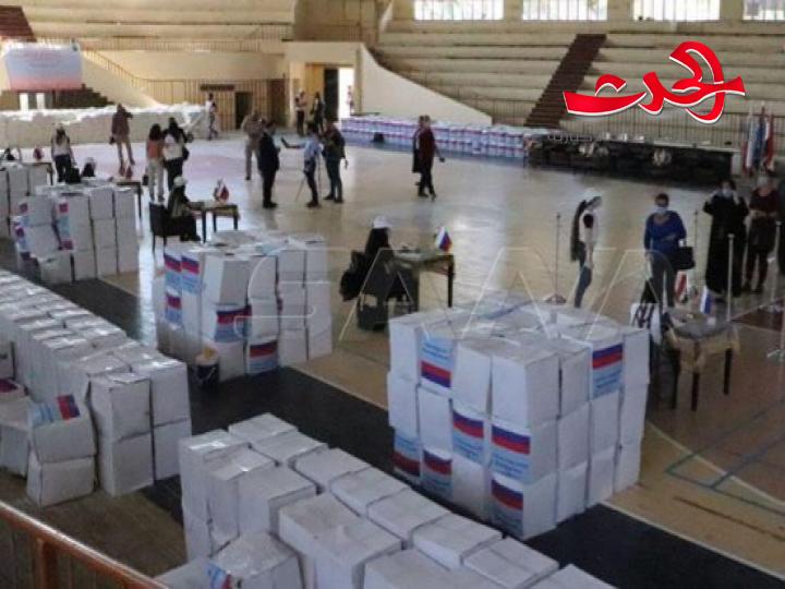 مجلس الأعمال الروسي السوري يقدم مساعدات للأسر المتضررة من الإرهاب في حمص