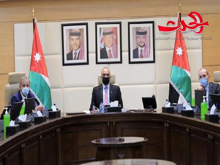 الحكومة الأردنية تشدد على الالتزام بالإجراءات الصحية وتتوعد المخالفين