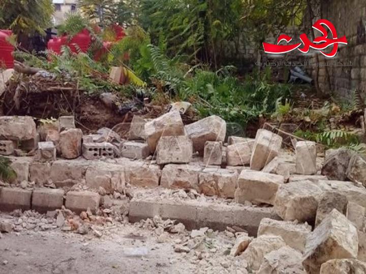 انهيار جزء من جدار ملاصق لثانوية جول جمال بمدينة اللاذقية