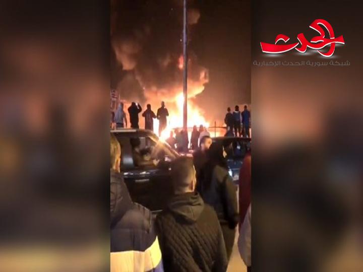 لبنانيون يحرقون مخيمات للاجئين السوريين ويشردون المئات 