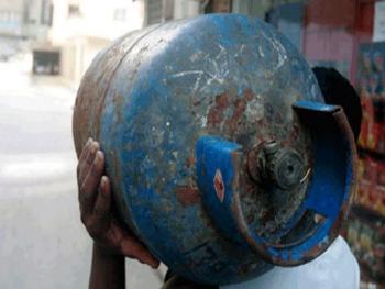 16 ألف ليرة جرة الغاز على طريق عام حمص- طرطوس؟!