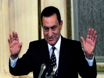 مصر تعلن الحداد 3 أيام على وفاة الرئيس الأسبق حسني مبارك