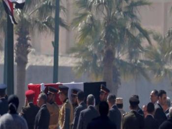 مراسم عسكرية في تشييع الراحل حسني مبارك بحضور السيسي