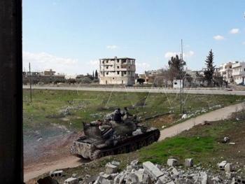 الجيش السوري يمشط سراقب من مخلفات الارهابيين 