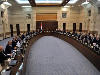 مجلس الوزراء : تعليق الزيارات والرحلات مع دول الجوار" العراق والأردن" للوقاية من كورونا