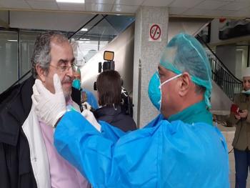 مدير صحة ريف دمشق يصف الحالة الصحية لمصابي كورونا في فندق مطار دمشق ويطمئن عن حالة الأشخاص الآخرين