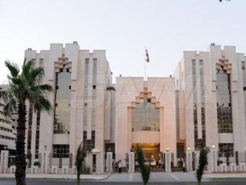 وزارة الداخلية توقف 140 شخصا خالفوا قوانين الحظر وفتح المحلات