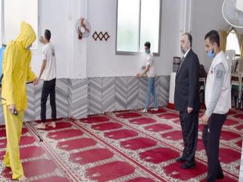وزير الأوقاف يطلع على الالتزام بالضوابط الصحية في المساجد
