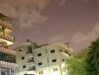 محافظة اللاذقية تخلي مبنى سكنيا في مشروع شريتح من السكان بسبب التصدع