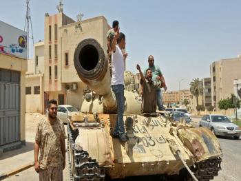 تدمير حافلة تحمل ضباطا يتبعون للنظام التركي في ليبيا