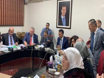 وزير التربية عماد العزب يتفقد العملية الاامتحانية غبر سكايب