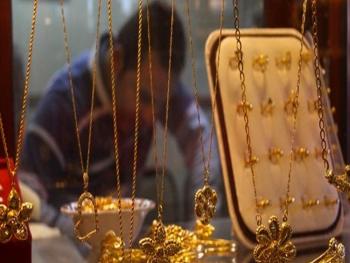محلات الصاغة في اللاذقية تطالب بتعديل الأسعار الرسمية للذهب لتناسب العالمية