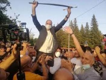 وزير الصحة اللبناني يقع في مأزق بسبب رقصته في زمن الكورونا