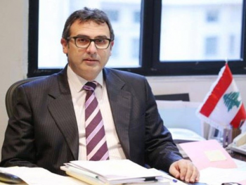 مسؤول سابق في المالية اللبنانية يكشف عن تهريب 6 مليارات دولار من البنوك رغم القيود
