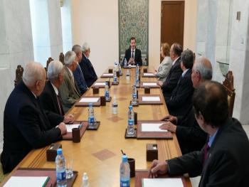 الرئيس الأسد يستقبل رئيس وأعضاء المجلس المركزي لرابطة المحاربين القدماء ويشيد بدورهم بعد التقاعد