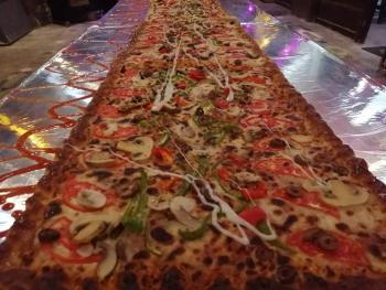 أكبر طبق بيتزا  في سورية.. صُنع في درعا