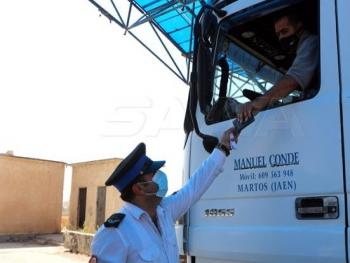 عبور 40 شاحنة إلى الأردن من الشاحنات العالقة عند معبر نصيب جابر الحدودي