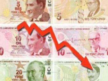 الليرة التركية تبلغ قاعاً جديداً مقابل الدولار