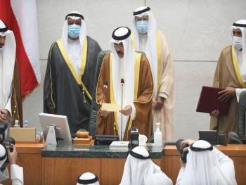 نواف الأحمد يؤدي اليمين الدستورية ليصبح الأمير السادس عشر للكويت