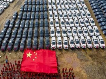 شركة صينية #تكافئ موظفيها بأكثر من 4000 سيارة .